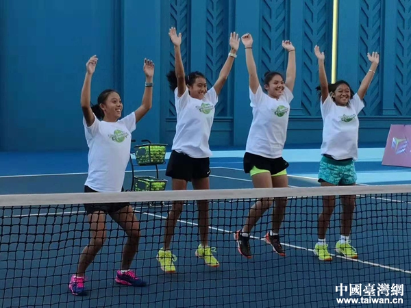 海峽兩岸青少年網球交流訓練營在廣州星河灣開營 海峽兩岸青少年網球交流訓練營在廣州星河灣開營