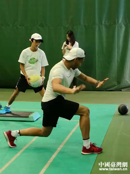 海峽兩岸青少年網球交流訓練營在廣州星河灣開營 海峽兩岸青少年網球交流訓練營在廣州星河灣開營