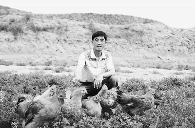 青年回鄉創業搞養殖:貧瘠之地踏出致富路 青年回鄉創業搞養殖:貧瘠之地踏出致富路