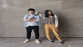 【直播回放】融融帶你來看海峽兩岸青少年新媒體高峰論壇啦! 融融帶你來看#海峽兩岸青少年新媒體高峰論壇#啦!眾多高科技產(chǎn)品帶你一次看個夠~