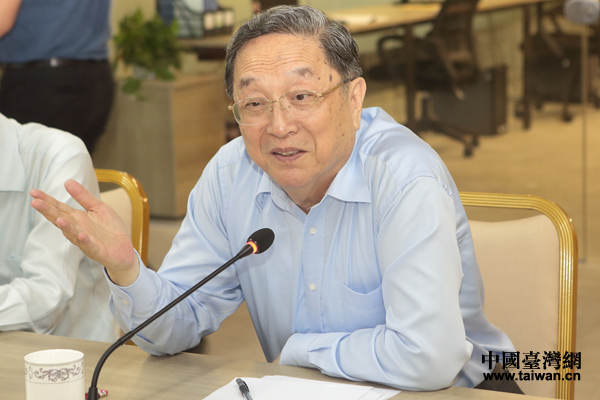 俞正聲11日下午來到廈門海滄出席“樂業(yè)兩岸 創(chuàng)享未來”青創(chuàng)先鋒匯交流活動