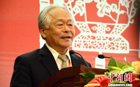 圖為臺灣兩岸和平發(fā)展論壇召集人、臺灣勞動黨主席吳榮元在第九屆海峽論壇·海峽百姓論壇開幕式上致辭。 張金川 攝