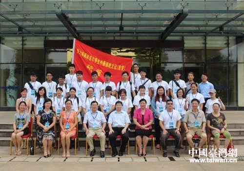 營員們與領導、老師合影留念 營員們與領導、老師合影留念