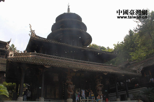 兩岸媒體參觀恩施“土司城” 兩岸媒體參觀恩施“土司城”