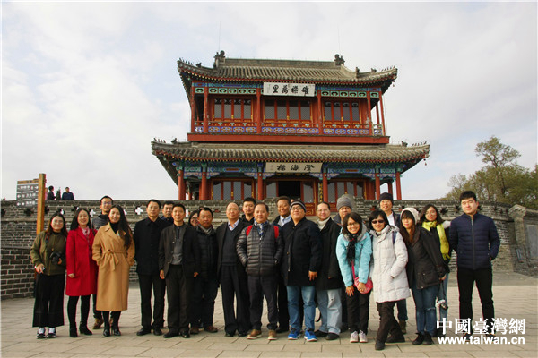 兩岸媒體人合影 中國(guó)臺(tái)灣網(wǎng)趙苗青攝 兩岸媒體人合影 中國(guó)臺(tái)灣網(wǎng)趙苗青攝