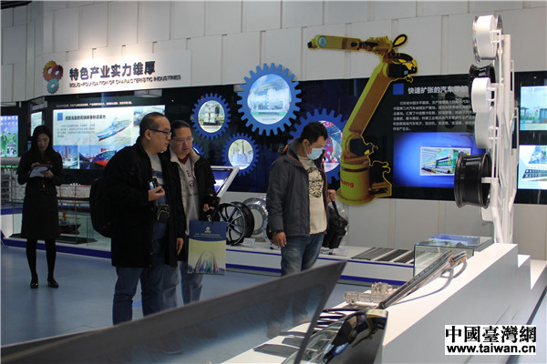 參訪團(tuán)參觀秦皇島開發(fā)區(qū)發(fā)展成就展覽館 參訪團(tuán)參觀秦皇島開發(fā)區(qū)發(fā)展成就展覽館