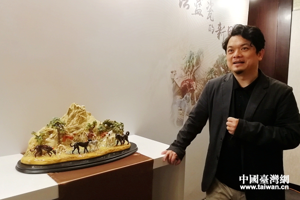 法藍瓷設計總監李光裕介紹《十全十美 十駿犬擺飾》 法藍瓷設計總監李光裕介紹《十全十美 十駿犬擺飾》