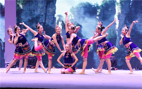 傳統文化代相傳 兩岸少數民族青少年相聚榕城展開交流