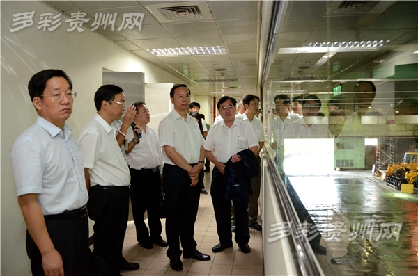 考察團(tuán)一行考察臺(tái)北市垃圾焚化廠 考察團(tuán)一行考察臺(tái)北市垃圾焚化廠