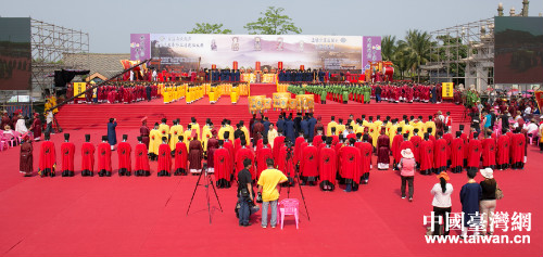 4.2016年4月21日,瓊臺南宗道教奉祭三清道祖大典現(xiàn)場(吳天軍 攝) 4.2016年4月21日,瓊臺南宗道教奉祭三清道祖大典現(xiàn)場(吳天軍 攝)