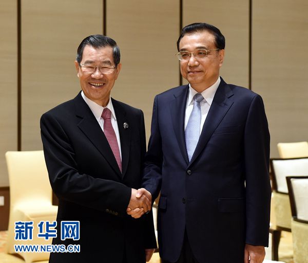 李克強在海南博鰲會見蕭萬長一行 李克強在海南博鰲會見蕭萬長一行