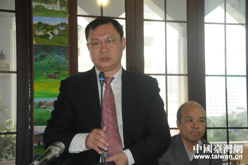 羅門侄子韓東光在現場講起羅門,幾度哽咽 羅門侄子韓東光在現場講起羅門,幾度哽咽