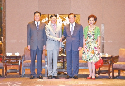 謝伏瞻率團底臺 連戰會見謝伏瞻等參訪團一行 謝伏瞻率團底臺 連戰會見謝伏瞻等參訪團一行