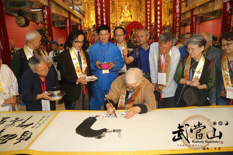 98qgA(hu)ԺԺL(zhng)(dng)(sh)(hu)̩ï䮔(dng)ɽϵ_(ti)Ѳī(hu)