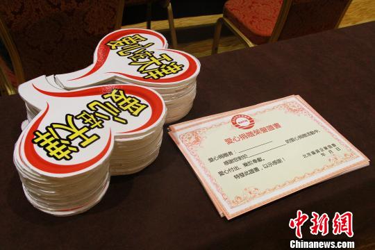 820_YI(y)f(xi)ڱ_^ek