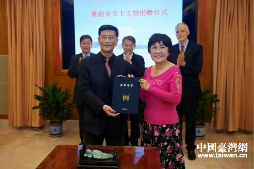 臺商董淑貞再次無償捐贈文物給上海 臺商董淑貞再次無償捐贈文物給上海
