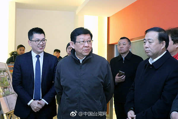 海協會會長陳德銘走訪西安“康師傅”:我過去很喜歡吃方便面 海協會會長陳德銘走訪西安“康師傅”:我過去很喜歡吃方便面