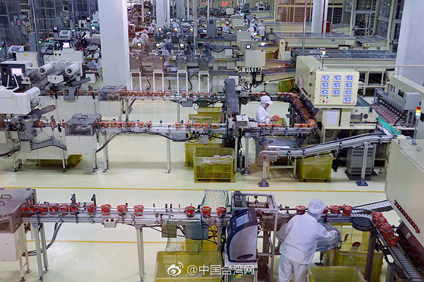 海協會會長陳德銘走訪西安“康師傅”:我過去很喜歡吃方便面 海協會會長陳德銘走訪西安“康師傅”:我過去很喜歡吃方便面