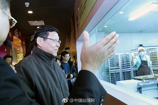 陳德銘走訪西安臺企“御品軒” 帶來春節(jié)的暖心問候 陳德銘走訪西安臺企“御品軒” 帶來春節(jié)的暖心問候