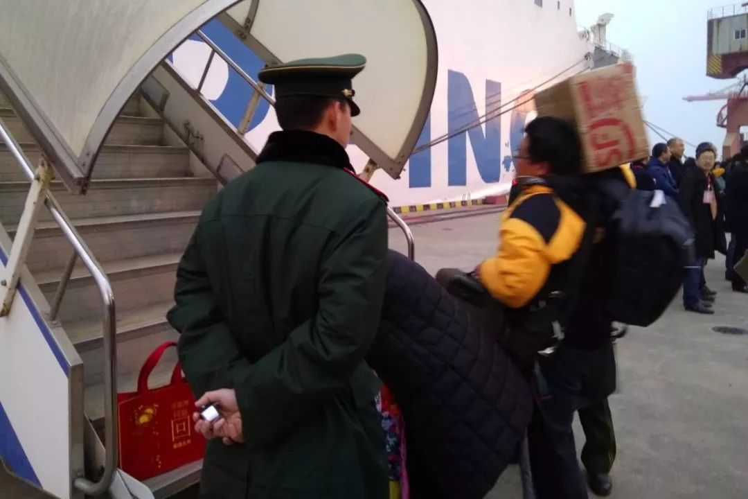 “一衣帶水難卻情·同舟共渡圓新春” ——浙江玉環舉行“送臺灣同胞回家過大年”活動 “一衣帶水難卻情·同舟共渡圓新春” ——浙江玉環舉行“送臺灣同胞回家過大年”活動