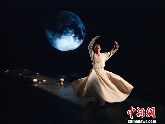 臺灣優人神鼓《時間之外》屏息凝神追尋“寧靜瞬間” 臺灣優人神鼓《時間之外》屏息凝神追尋“寧靜瞬間”