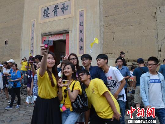 臺(tái)灣青少年福建土樓“避暑”體驗(yàn)“世遺”之魅