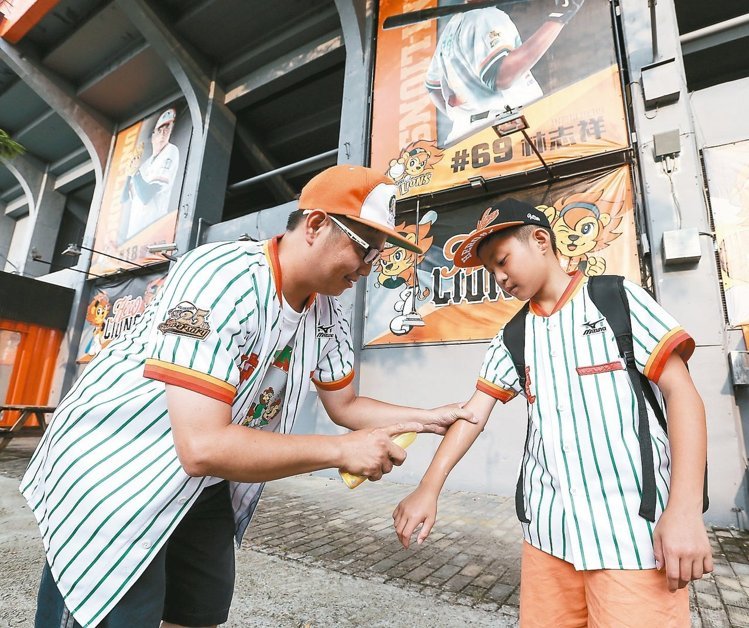 登革熱疫情不見趨緩,臺南病例已破萬 登革熱疫情不見趨緩,臺南病例已破萬