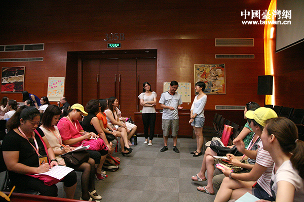 ڶÃɰͥŮI(yng)ھeСDL(zhng)?c)ڽ?jng)(yn)ĵ