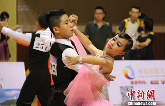 19գ׌Ãɰĵw赸ӢِڸAw^[ z