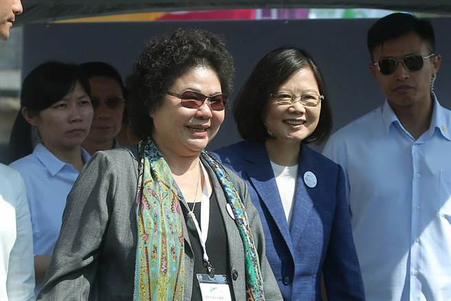 陳菊任內(nèi)舉債2600億 網(wǎng)友評(píng)高雄10年來最有感的"進(jìn)步" 陳菊任內(nèi)舉債2600億 網(wǎng)友評(píng)高雄10年來最有感的"進(jìn)步"