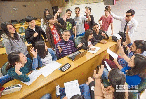 臺灣淪為亞洲人才“中繼站” 蔡英文執政一年臺青紛紛出走 臺灣淪為亞洲人才“中繼站” 蔡英文執政一年臺青紛紛出走