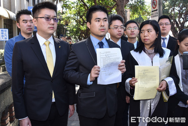 民進黨綠色恐怖惹民怨 蔡英文外出遭統"獨"兩派雙面夾擊 民進黨綠色恐怖惹民怨 蔡英文外出遭統"獨"兩派雙面夾擊