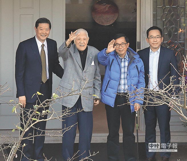 陳水扁李登輝時隔12年高調“破冰” 蔡英文尷尬了嗎? 陳水扁李登輝時隔12年高調“破冰” 蔡英文尷尬了嗎?