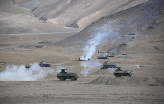 【新疆解放軍合成營裝備超猛】 【新疆解放軍合成營裝備超猛】