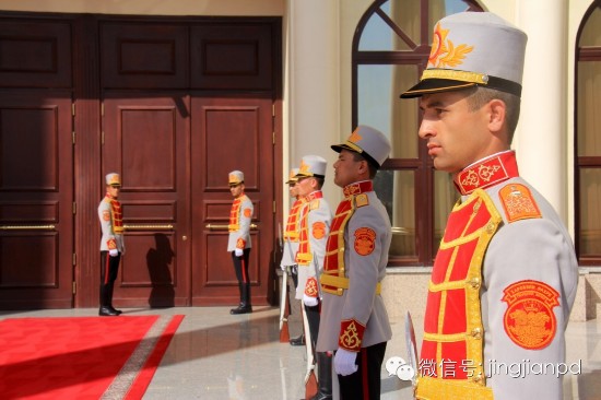 習大大訪后記 | 千方百計也要把孩子送到中國去讀書 習大大訪后記 | 千方百計也要把孩子送到中國去讀書