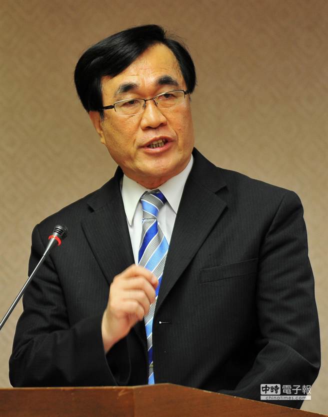 臺(tái)灣當(dāng)局:不放棄境外居留權(quán)的官員應(yīng)該請(qǐng)辭 臺(tái)灣當(dāng)局:不放棄境外居留權(quán)的官員應(yīng)該請(qǐng)辭