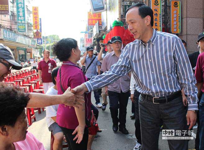 朱立倫年底選舉若大贏35萬(wàn)票 問(wèn)鼎2016機(jī)率高達(dá)58% 朱立倫年底選舉若大贏35萬(wàn)票 問(wèn)鼎2016機(jī)率高達(dá)58%