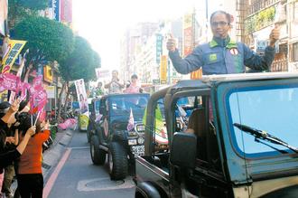 游錫堃掃街拜票與妻子分頭爭取婦女選票(圖)