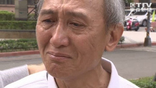 網(wǎng)友酸過(guò)頭,老里長(zhǎng)選后被逼落淚 網(wǎng)友酸過(guò)頭,老里長(zhǎng)選后被逼落淚