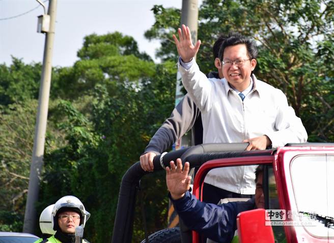 準桃園市長鄭文燦5日八德謝票,感謝故鄉鄉親支持。(圖片來源:臺灣中時電子報) 準桃園市長鄭文燦5日八德謝票,感謝故鄉鄉親支持。(圖片來源:臺灣中時電子報)