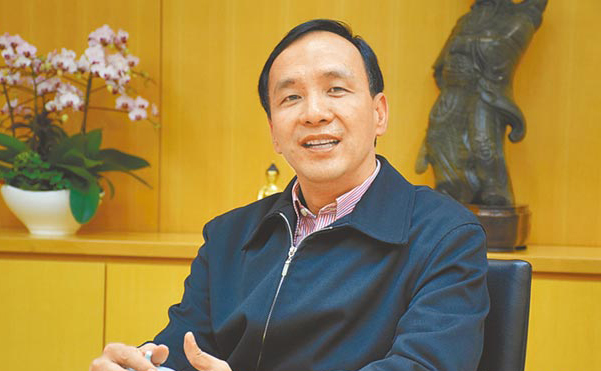 朱立倫攜高人氣正式參選黨主席 首談“習朱會”(圖) 朱立倫攜高人氣正式參選黨主席 首談“習朱會”(圖)