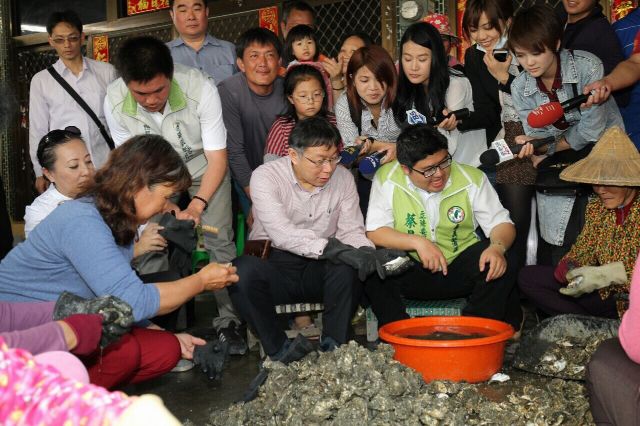 綠營人士欲借柯文哲拉抬"立委"選情 柯甩"四不原則" 綠營人士欲借柯文哲拉抬"立委"選情 柯甩"四不原則"