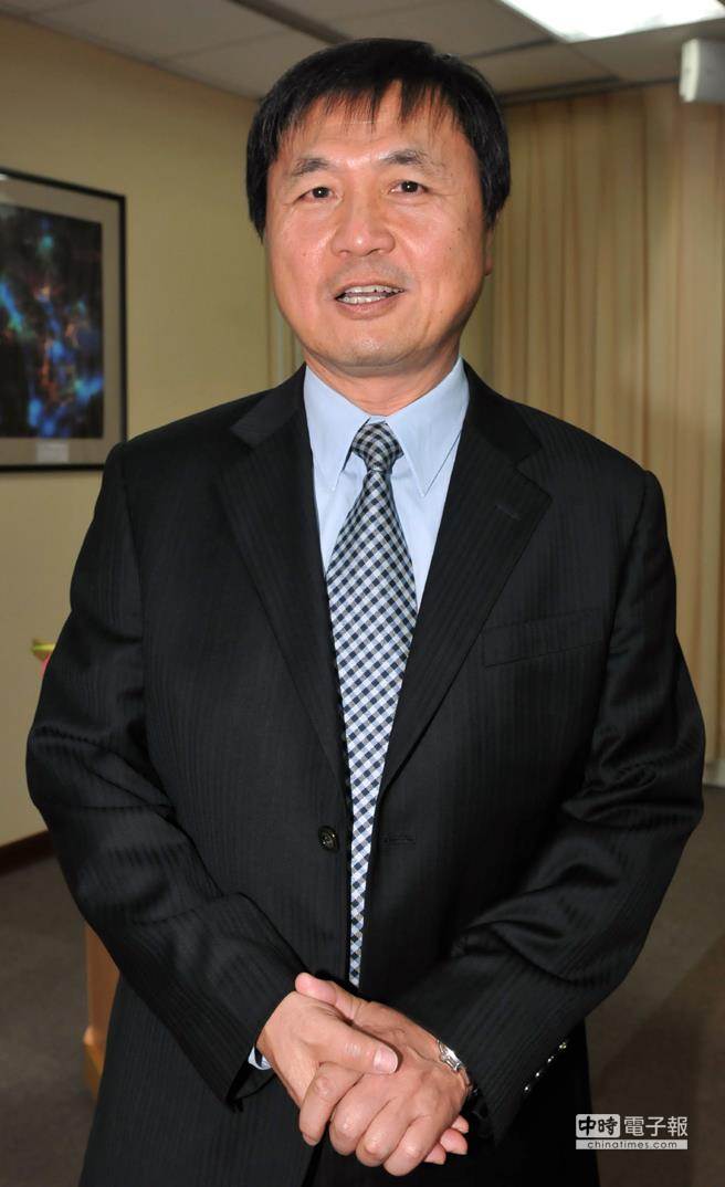 臺聯(lián)“立委”今詢問“科技部長”問徐爵民為何不用臉書?徐表示,因為工作忙碌、業(yè)務忙不完,實在沒有時間。(臺媒資料照片) 臺聯(lián)“立委”今詢問“科技部長”問徐爵民為何不用臉書?徐表示,因為工作忙碌、業(yè)務忙不完,實在沒有時間。(臺媒資料照片)