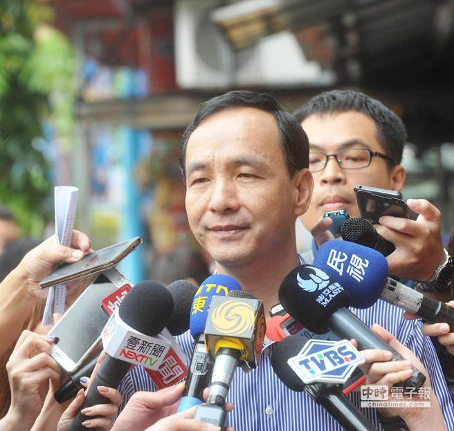 朱立倫談2016:臺灣要思考的不是誰想選領(lǐng)導(dǎo)人 朱立倫談2016:臺灣要思考的不是誰想選領(lǐng)導(dǎo)人