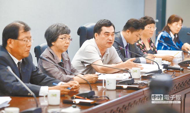 臺北五大案結(jié)案 藍(lán)綠議員齊轟柯文哲"雷聲大雨點小" 臺北五大案結(jié)案 藍(lán)綠議員齊轟柯文哲"雷聲大雨點小"