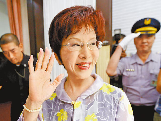 洪秀柱臺(tái)中造勢 豪氣宣言“跨越濁水溪” 洪秀柱臺(tái)中造勢 豪氣宣言“跨越濁水溪”