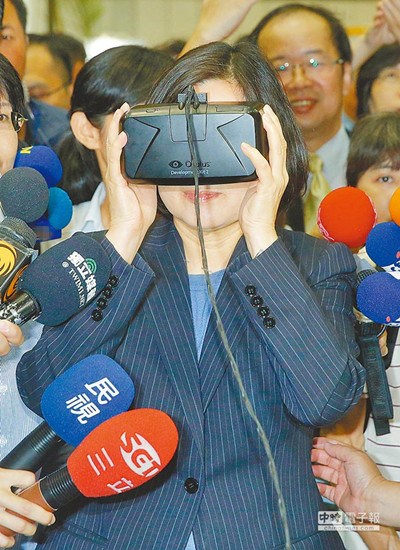 蔡英文參訪臺防務展軍方自認“禮數中立”(圖)