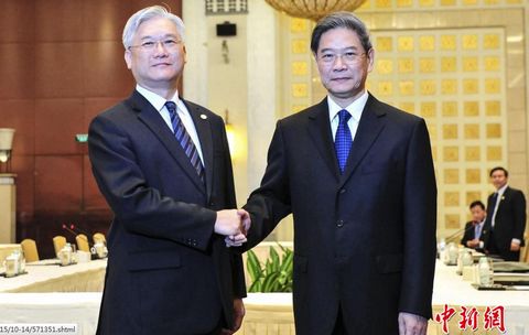 評論:臺灣島內政局跌宕“張夏會”意義深遠