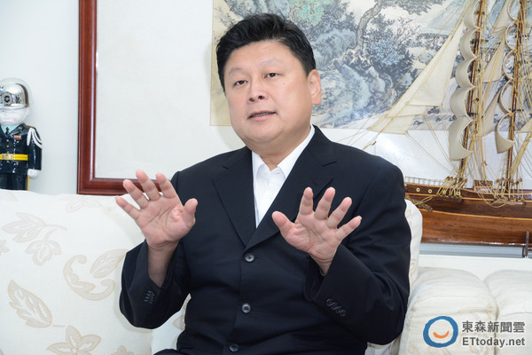 傅昆萁怒批蔡英文把手伸進議會:還沒當選就多重標準 傅昆萁怒批蔡英文把手伸進議會:還沒當選就多重標準