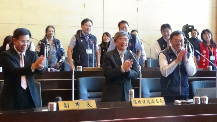 傳臺(tái)中市環(huán)保局長(zhǎng)洪正中倦勤 洪回應(yīng):?jiǎn)柹系? title=